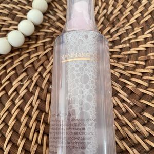 Mannakadar Hydrating face mist